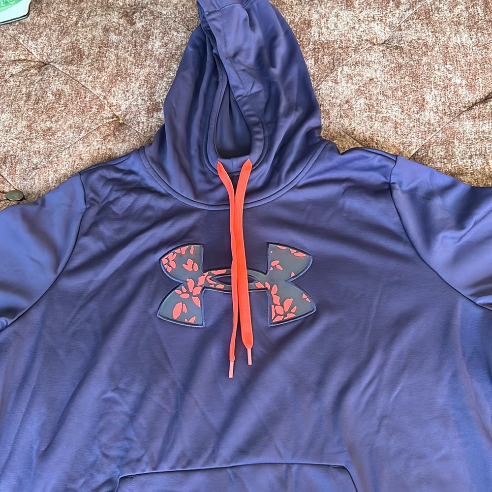 NWT Under Armour Size 1x Hoodie